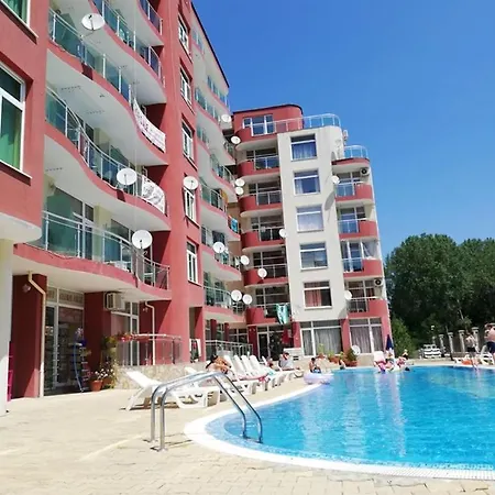 Appartamento двустаен с басейн глобал